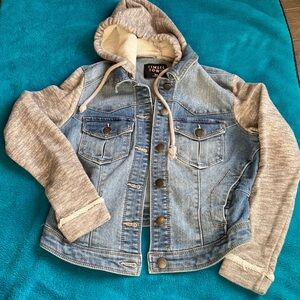 NWOT Tinsel Town jean jacket